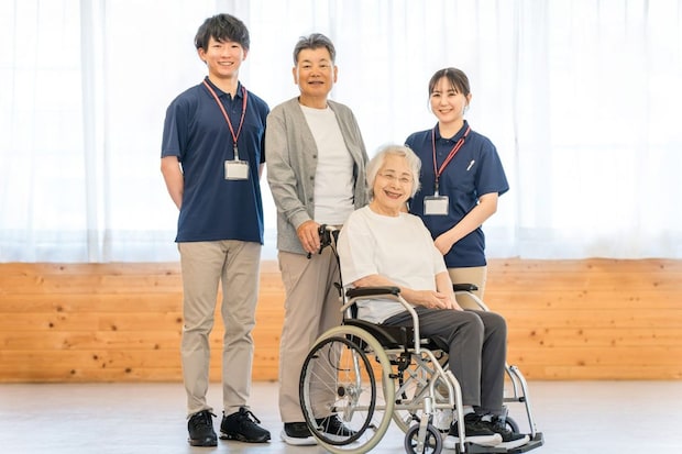 介護保険のリハビリテーションとは？種類や利用要件、医療保険との違いを解説