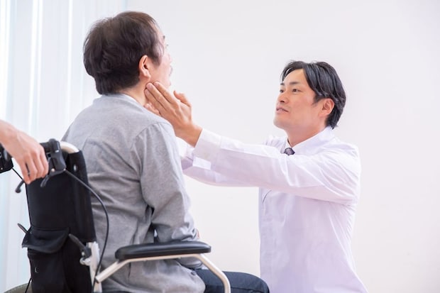 訪問歯科診療で介護保険は使えるの？適用条件や費用、利用の流れについて解説