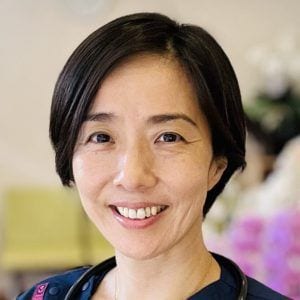 東 亮子