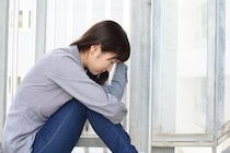 精神疾患の原因として考えられるのは？精神疾患の種類・症状・治療方法についてもご紹介