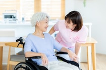 介護で家に来てもらうには？訪問介護・訪問看護など自宅で利用できるサービスを解説