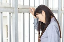 うつ病の治し方について解説！うつ病になる原因や症状、治療法を説明