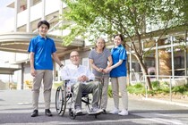 老人ホームの入居条件とは？年齢や要介護度、費用など判断ポイントを解説