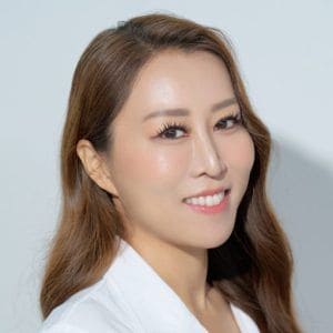大西 真代