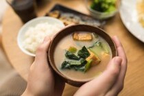 『朝食の味噌汁』体温を上げるメリットは？ 味噌に含まれる“アミノ酸”もカギ【管理栄養士解説】