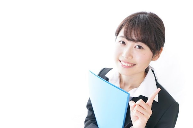提案する女性