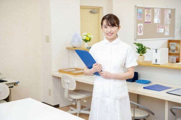 笑顔の看護師