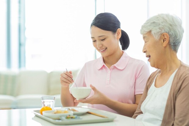 食事介助の基本と事前準備