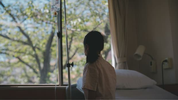 【闘病】“風邪”と思った高熱が全身のけいれんに… 中2娘の『自己免疫性脳炎』