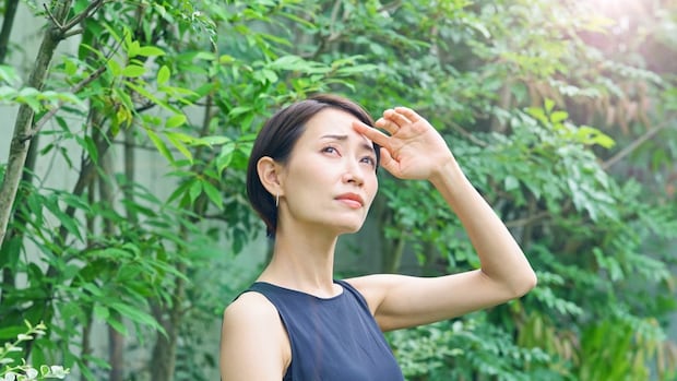 紫外線シーズンになるとなぜシミが増えるのか