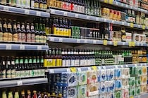 飲酒のがんリスクに警鐘、酒に警告ラベルを導入か 盲点となる“アルコールの健康被害”とは