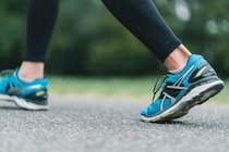 スポーツ後の「クールダウン」が必要な理由と正しい方法を解説
