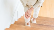 『変形性膝関節症』の初期症状をご存じですか？ 「年齢のせい」と見過ごしやすいサインを医師が解説
