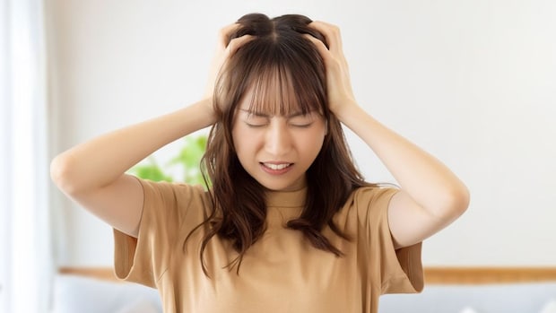 「自律神経失調症」と言われた不安・イライラ、『甲状腺』が原因かも【医師解説】