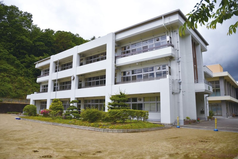 【福島県葛尾村・子育て情報】少人数を強みに変え、「村の子ども」の誇りを育てる。葛尾小学校・葛尾中学校の教育