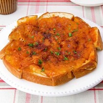 フライパンで簡単！食パンピザ