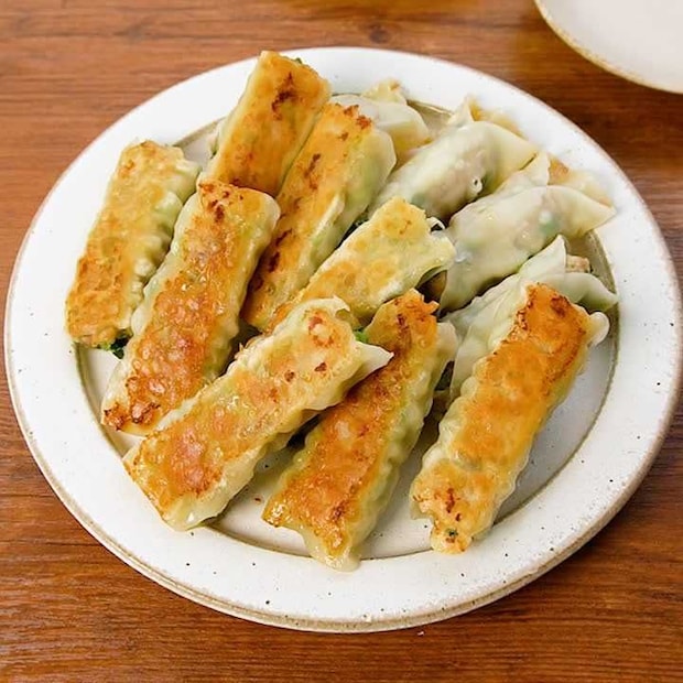 あっという間に作れる！くるくるニラ棒餃子