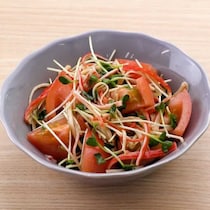 味付け簡単！トマトとかにかまぼこのポン酢サラダ
