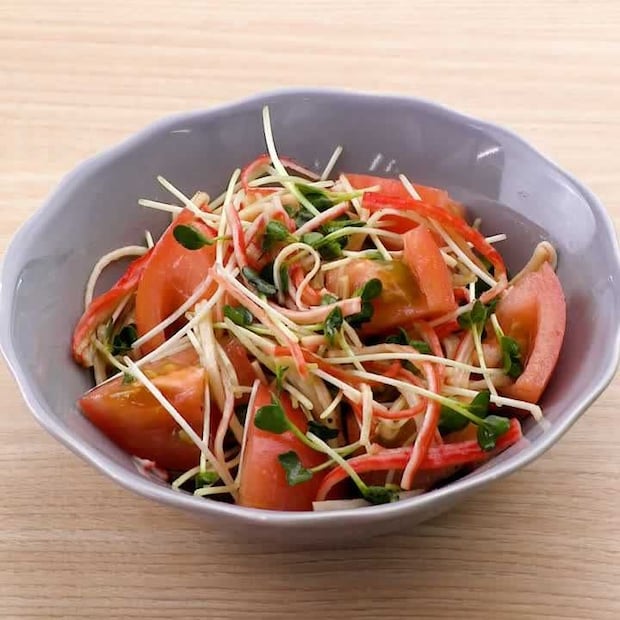 味付け簡単!トマトとかにかまぼこのポン酢サラダ