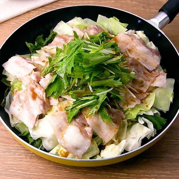 柚子胡椒だれで食べる!豚肉と野菜のフライパン蒸し