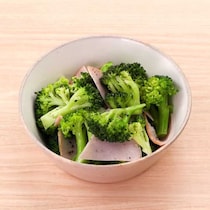 パパッとお手軽に！ブロッコリーとハムのイタリアンサラダ