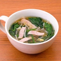 あと一品欲しい時に！ほうれん草ともやしの中華スープ