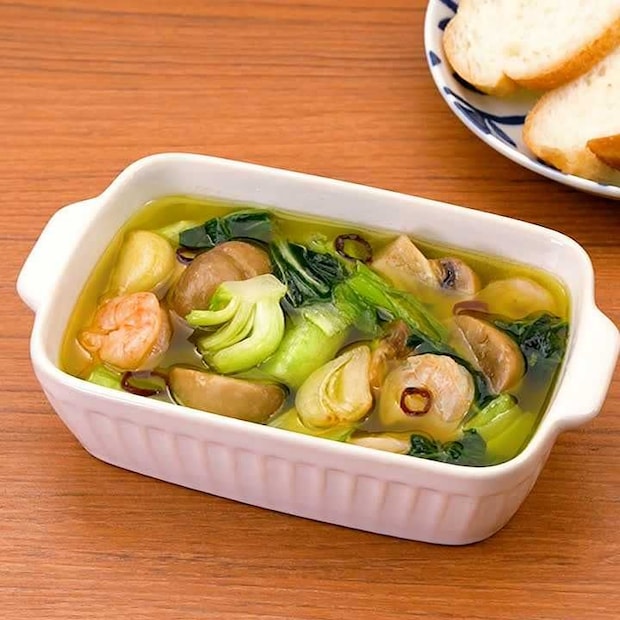 ワインのお供におすすめ♪マッシュルームとチンゲン菜のアヒージョ