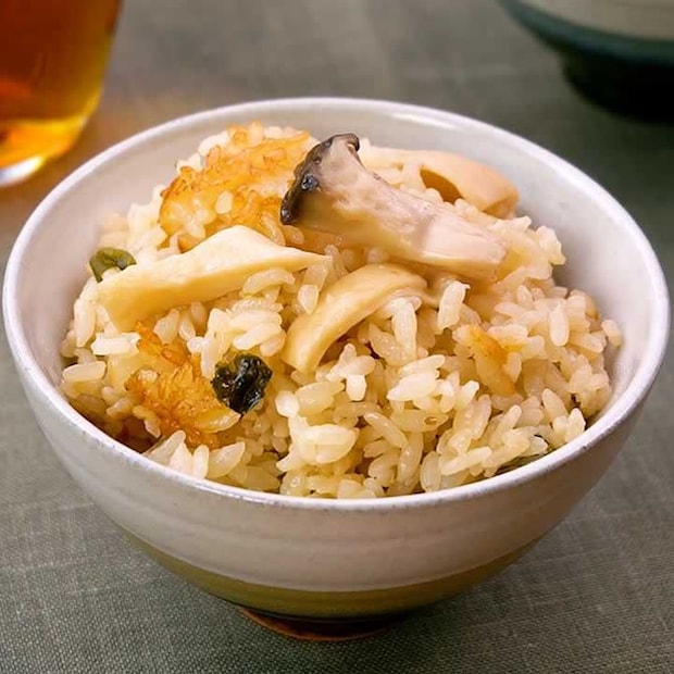 エリンギの食感がポイント♪松茸のお吸い物炊き込みご飯