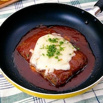 パックのままこねずに簡単！ワンパンチーズハンバーグ