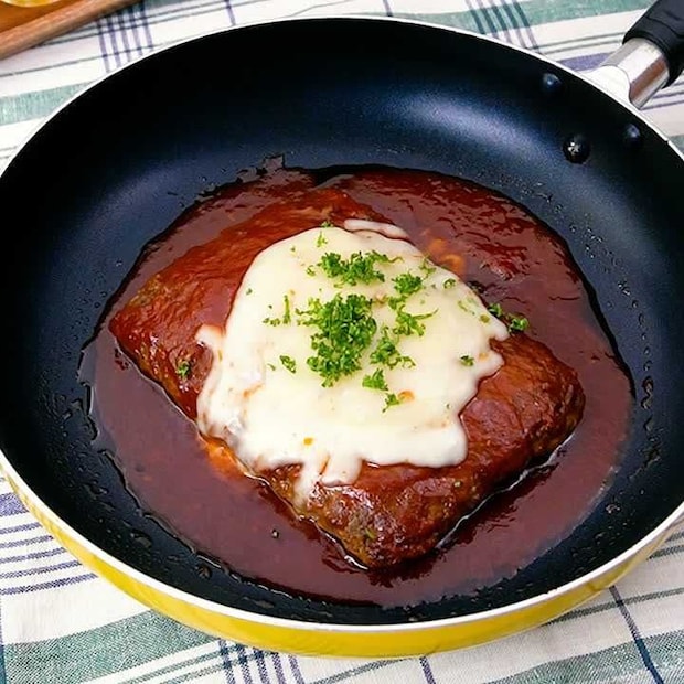 パックのままこねずに簡単！ワンパンチーズハンバーグ