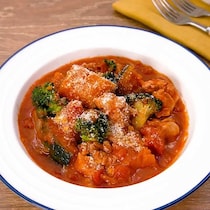 レンジで時短！かぼちゃとチキンのガーリックトマト煮