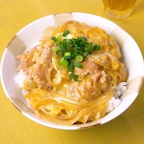 お肉を切らなくていい！ひき肉ゴロゴロ親子丼
