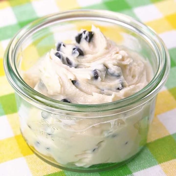 混ぜるだけで完成！焼かない生クッキー