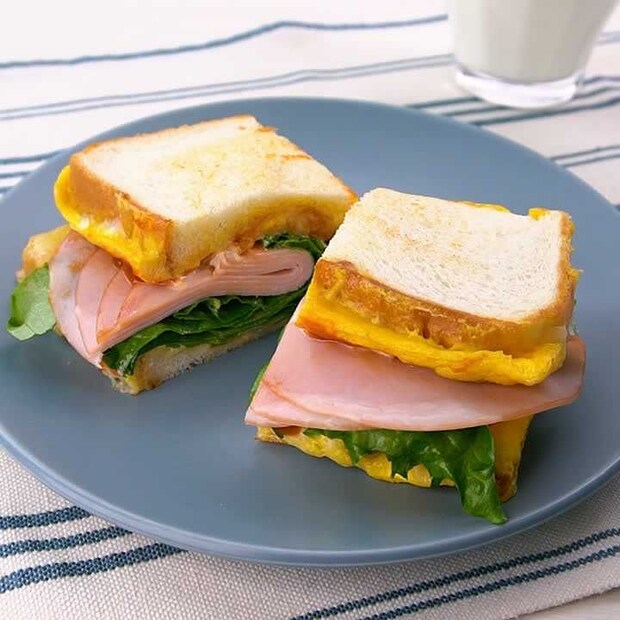 朝ごはんにおすすめ♪卵焼き器ホットサンド