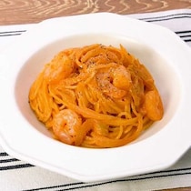 フライパンひとつで完結！えびのトマトクリームパスタ