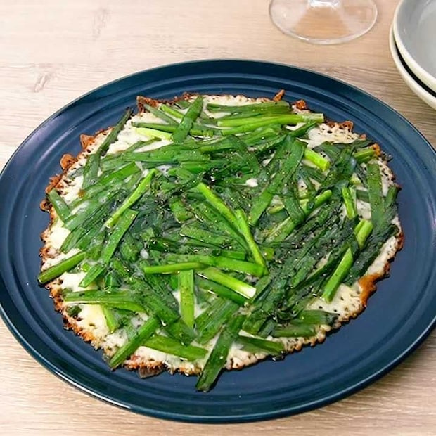 おつまみにおすすめ！ニラのチーズ焼き