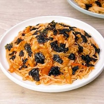 暑い日に食べたい♪キムチと納豆の辛旨そうめん