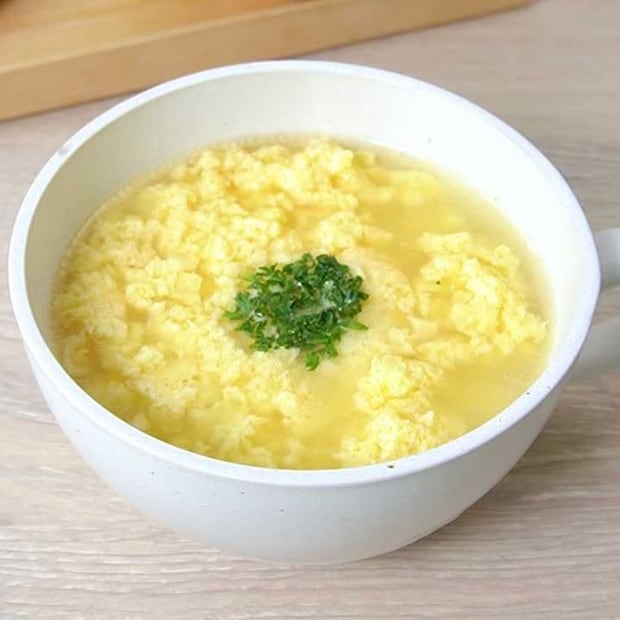 にんにく風味！ローマ風たまごスープ