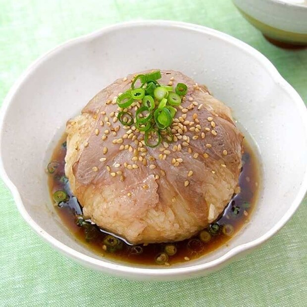 レンジで簡単！丸ごと新玉ねぎの肉巻き蒸し
