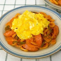 人気の定番おかず献立♪とろたまナポうどん