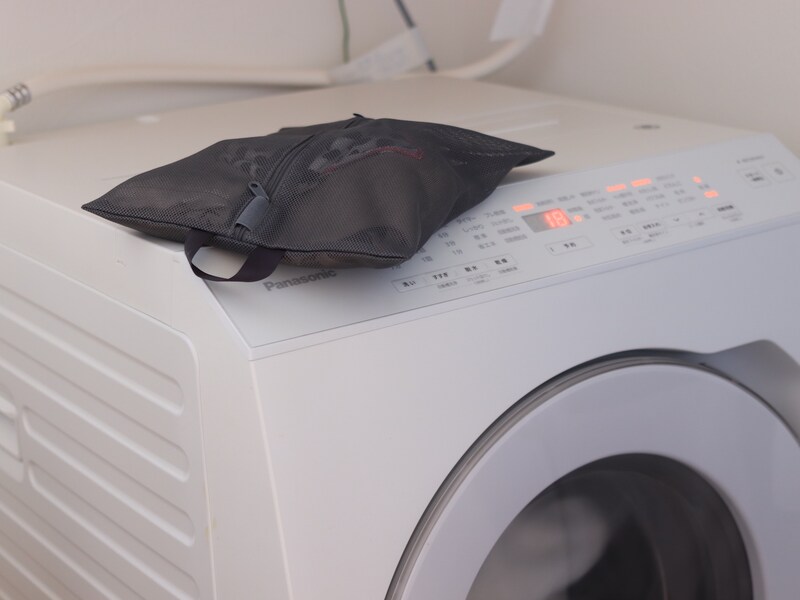旅やジム、ヨガのお供にも!洗濯機ポンッができる「メッシュトラベルポーチ」でプチストレスを解決