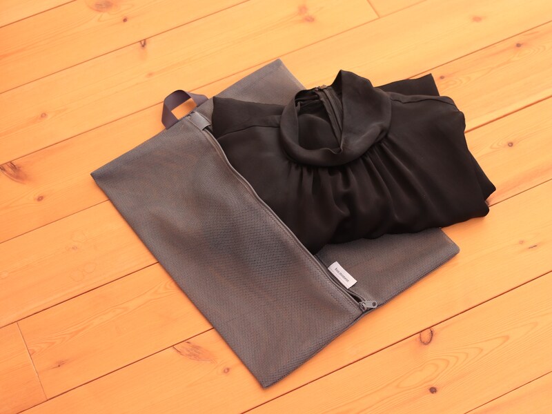 旅やジム、ヨガのお供にも!洗濯機ポンッができる「メッシュトラベルポーチ」でプチストレスを解決