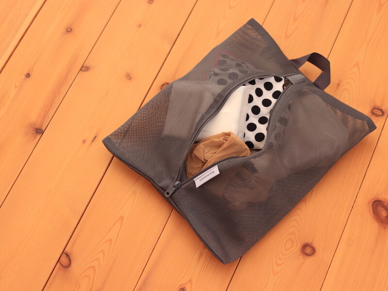 旅やジム、ヨガのお供にも!洗濯機ポンッができる「メッシュトラベルポーチ」でプチストレスを解決