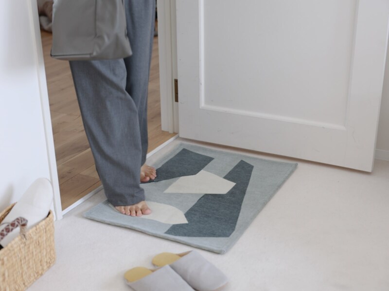 まるでアートポスターみたいなデザインラグ『インスタグラマーさんが選んだ柄はコレ!』発表会