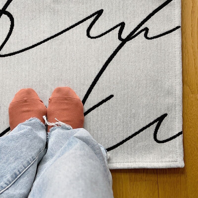 まるでアートポスターみたいなデザインラグ『インスタグラマーさんが選んだ柄はコレ!』発表会