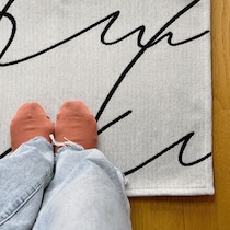 まるでアートポスターみたいなデザインラグ『インスタグラマーさんが選んだ柄はコレ！』発表会