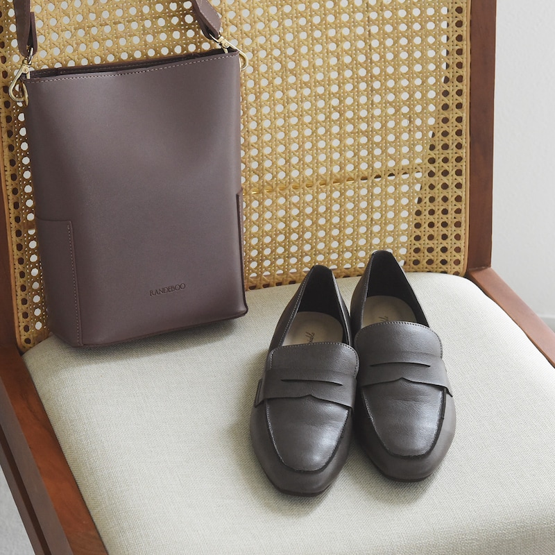 約4年ぶりの待望復活「軽やかローファー」。サイズ選びに悩みがちなスタッフにもフィット！感動のはき心地レビュー