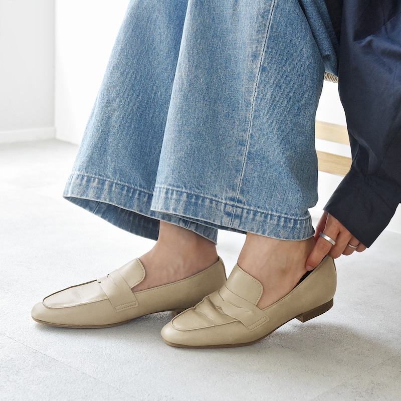 約4年ぶりの待望復活「軽やかローファー」。サイズ選びに悩みがちなスタッフにもフィット！感動のはき心地レビュー