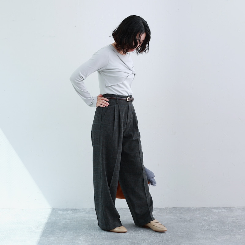 “ワイドパンツ愛好家”さん集まれ~!秋冬のスタートダッシュを飾る「すらりと美脚ぬくもりパンツ」。スタッフ3名の正直レポ