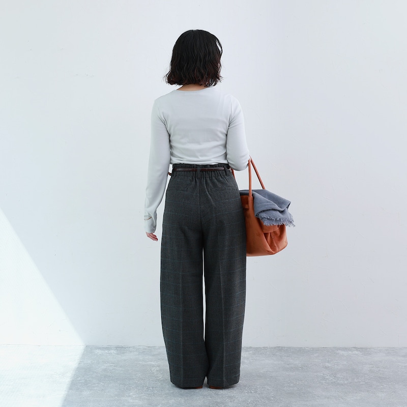 “ワイドパンツ愛好家”さん集まれ~!秋冬のスタートダッシュを飾る「すらりと美脚ぬくもりパンツ」。スタッフ3名の正直レポ